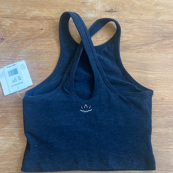 Beyond Yoga Studio Cropped Bra Tank, Darkest Night Black, size XS NWT - Picture 2 of 4